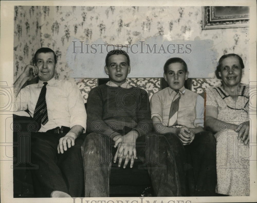 1940 Press Photo Michael and Alex Tlumacki expelled in Flag Salute Case - Historic Images