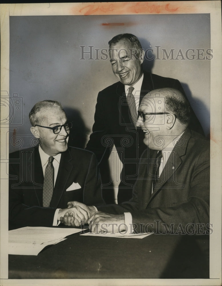 1956 Press Photo Paul M. Butler, Leonard W. Hale & Charles Taft sign pledges-Historic Images