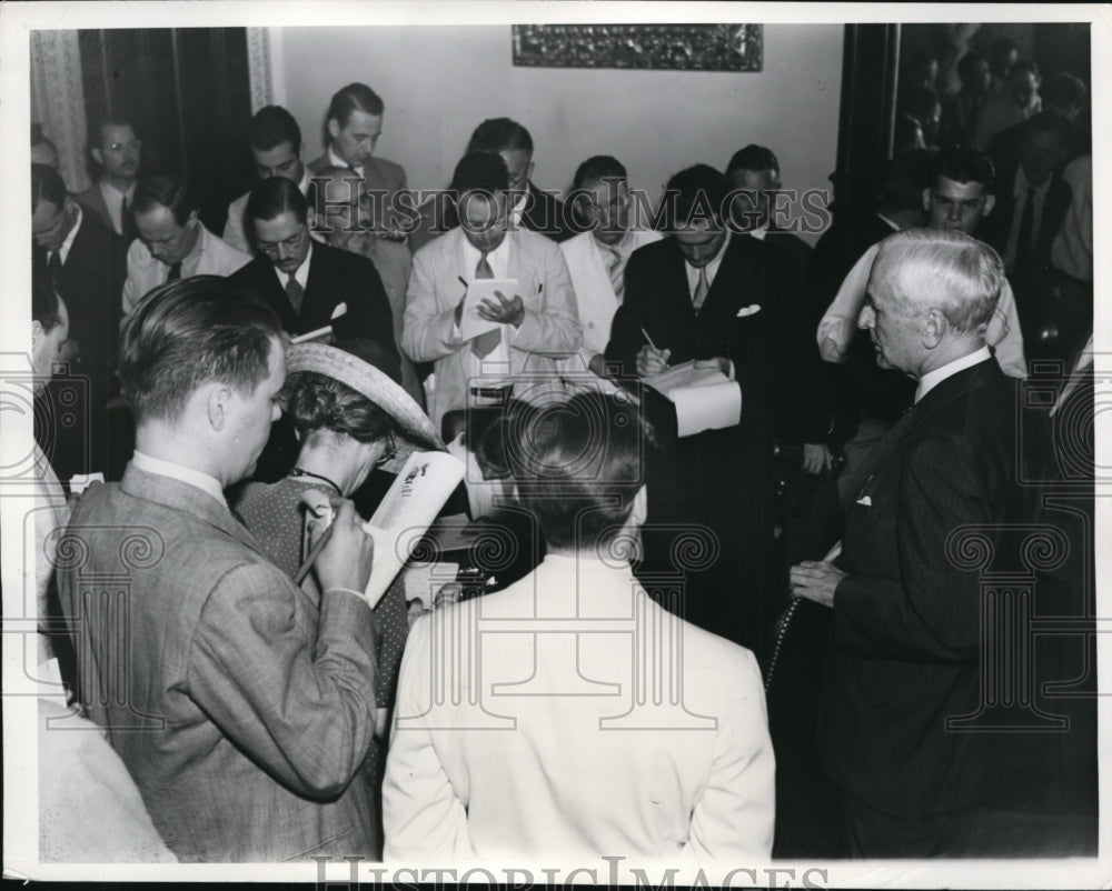 1941 Press Photo Secretary of State Cordell Hull returns to work after illness - Historic Images