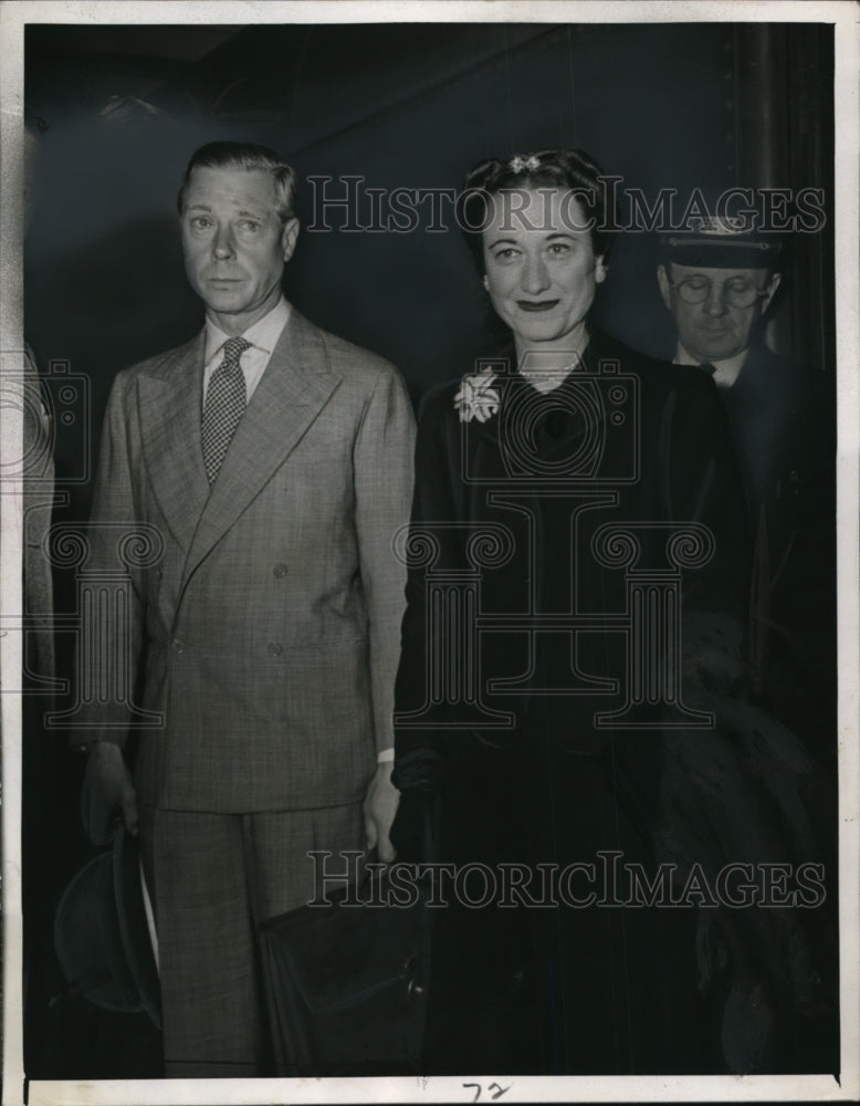 1943 Press Photo The Duke &amp; Duchess of Windsor in NYC enroute to Boston-Historic Images