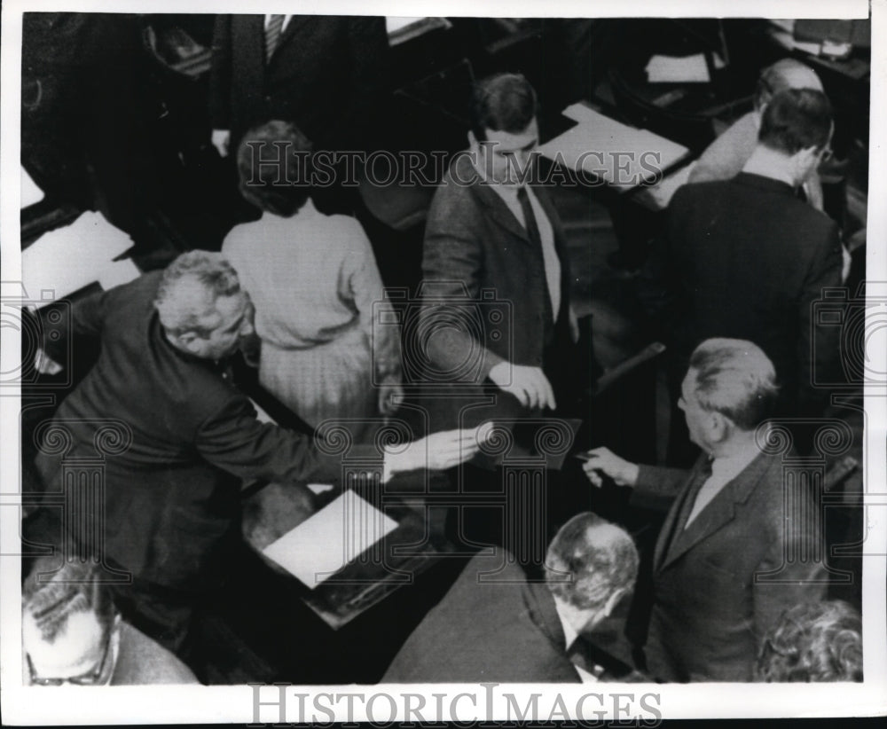 1969 Press Photo West German parliament vote on East German policy - nep01338-Historic Images