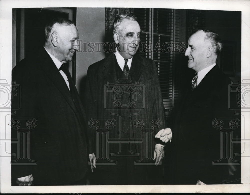 1946 Press Photo Treasury Secretary Fred Vinson, Josephus Daniels - Historic Images