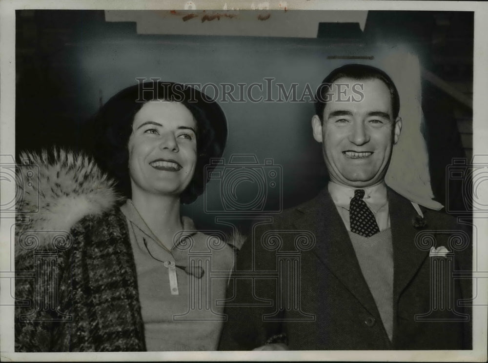 1938 Former State Senator William Vanderblt &amp; wife in Providence RI - Historic Images