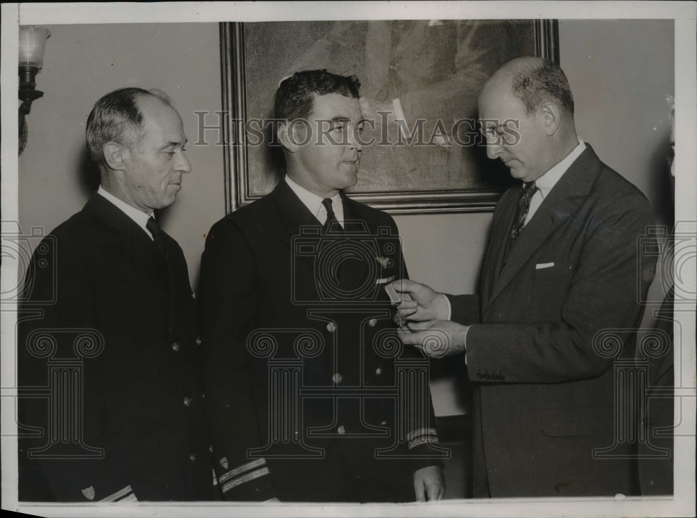 1938 Press Photo Treasury Secy Henry Morgenthau Jr, Lt RL Burke - nep01816 - Historic Images