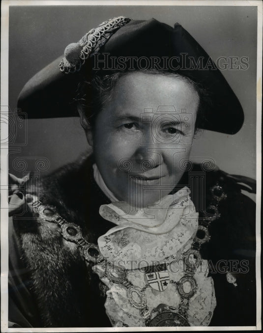1962 Press Photo Mayor Charlotte Whittion of Ottawa Canada - nep02106-Historic Images