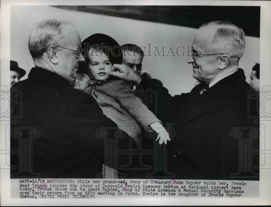 1952 Treasury Secy John Snyder, granddaughter & President Truman - Historic Images