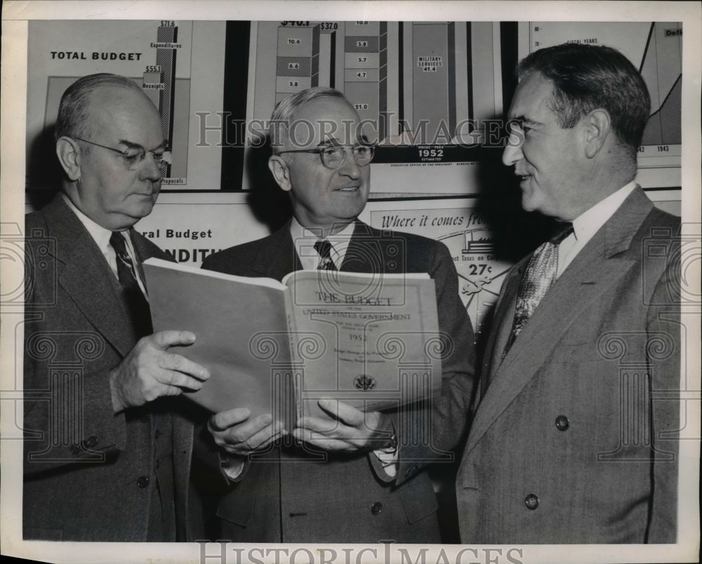 1951 Press Photo President Truman,Treasury Secy John Snyder, Fred Lawton-Historic Images