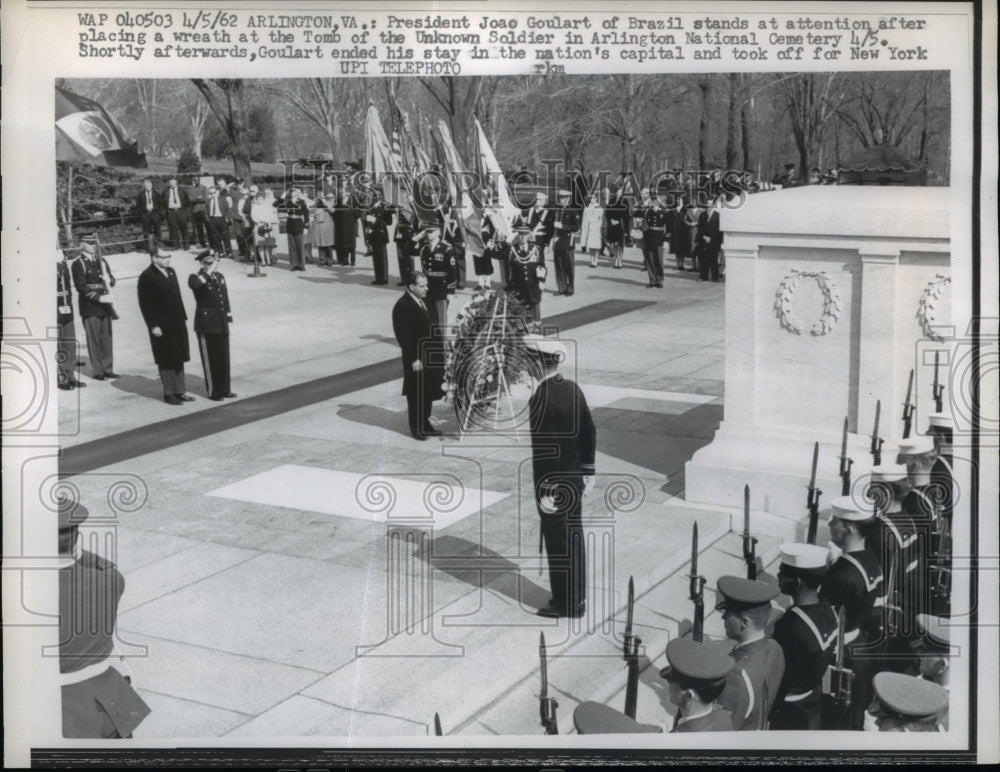 1962 Brazil president Joao Goulart at US Tomb of Unknown Soldier - Historic Images