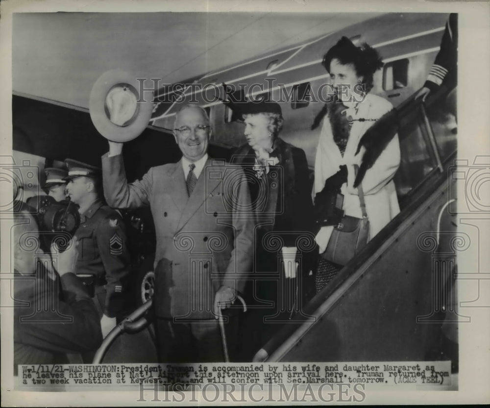 1948 President Truman with wife & daughter in Washington DC - Historic Images