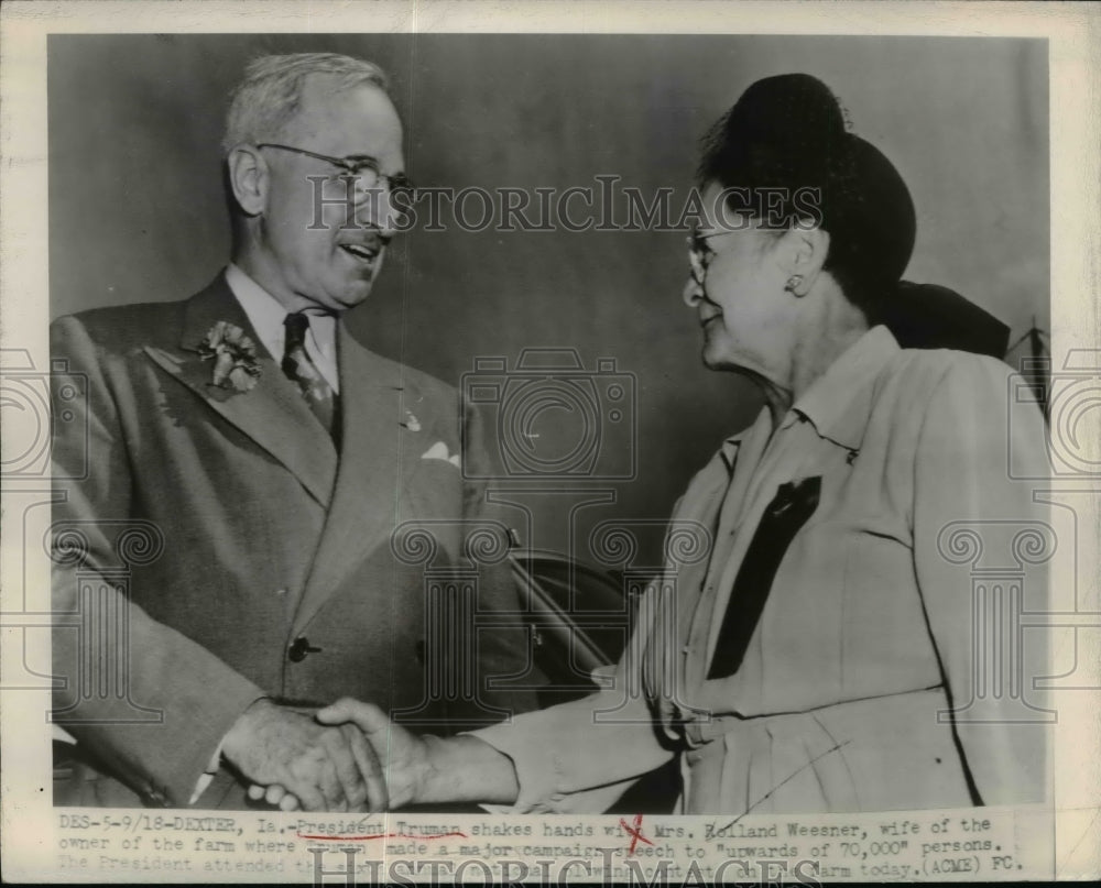 1948 Press Photo President Truman,Mrs Rolland Wessner in Dexter Iowa - nep03178 - Historic Images