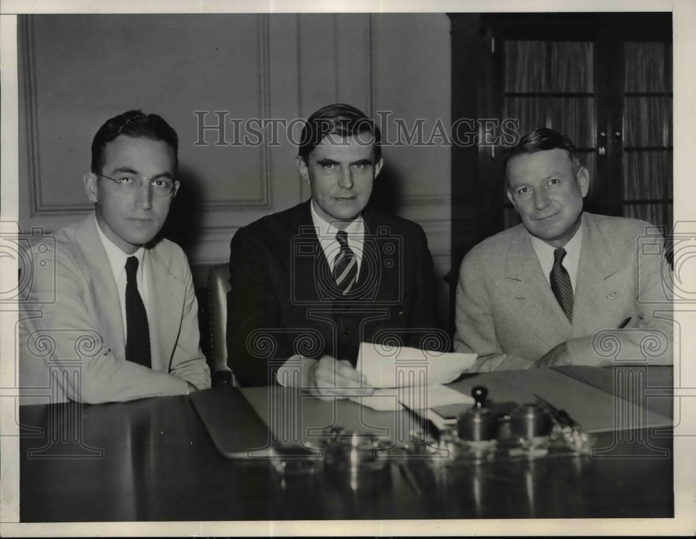 1935 Social Security Noard Arthur Altmeyer, John Winnant  - Historic Images