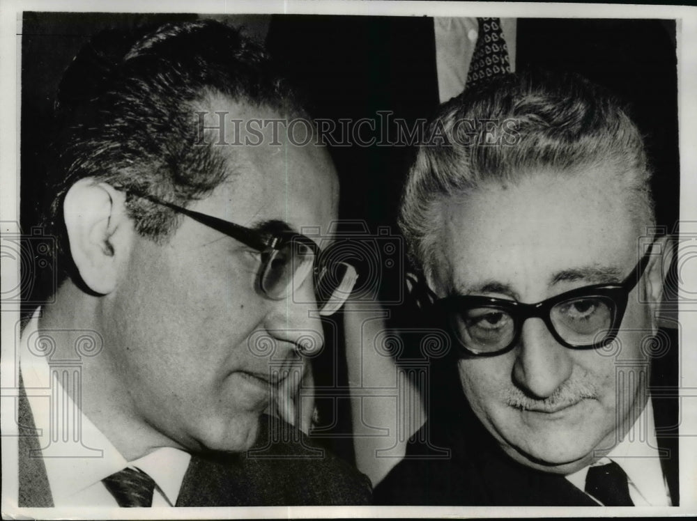 1968 Press Photo Italian Emilio Colombo &amp; resigned Premier Giovanni Leone - Historic Images