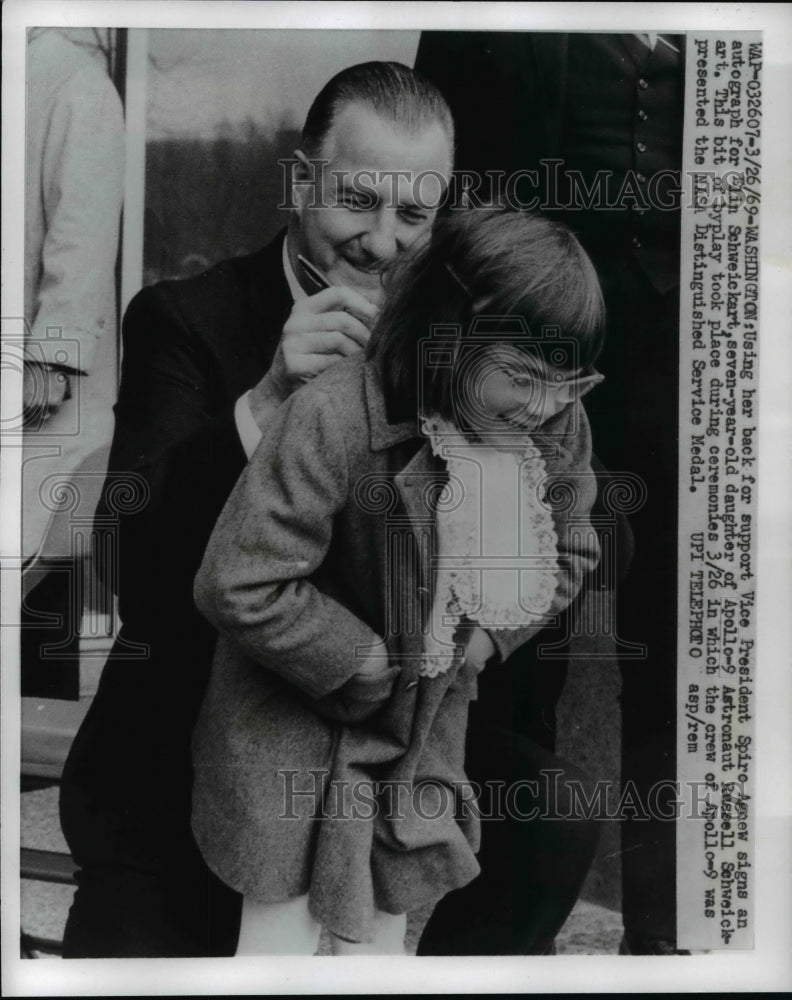 1969 Press Photo Vice President Spiro Agnew &amp; child Elin Schweickart - nep03515 - Historic Images