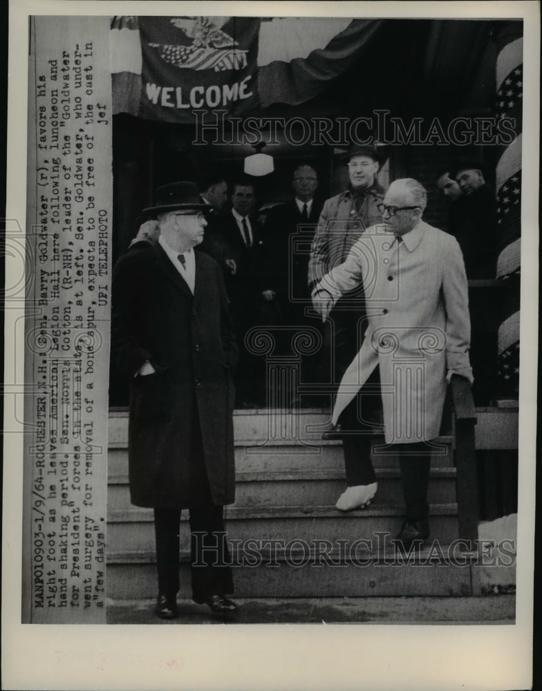 1964 Press Photo Sen. Barry Goldwater As He Leaves American Legion Hall - Historic Images