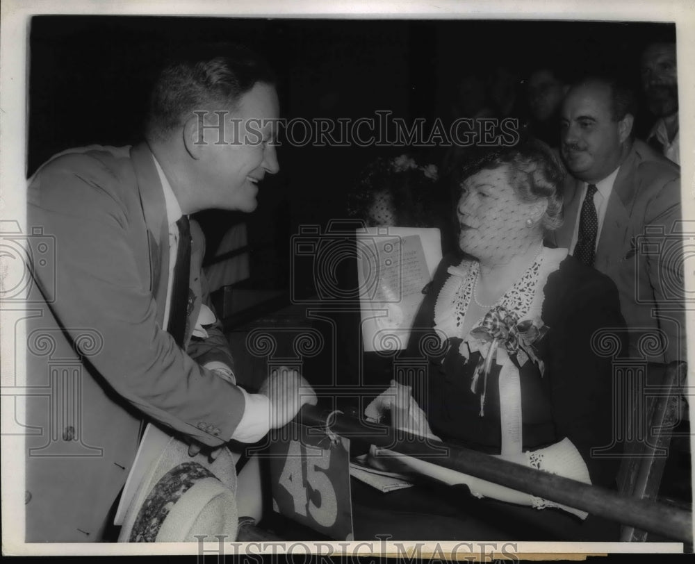 1944 Press Photo John Hamilton Greeted Mrs. James Farley - nep03696- Historic Images