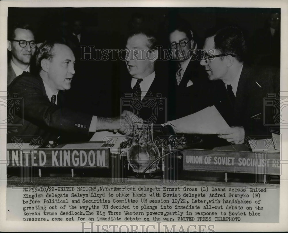 1952 Press Photo Gross leans across LLoyd to shake hands with Gromyko - Historic Images