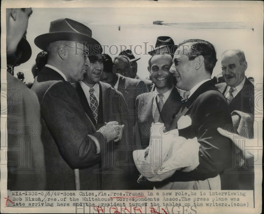 1949 Press Photo President Truman interviews Bob Nixon - Historic Images