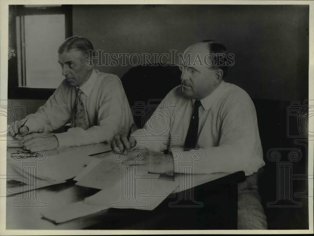 1932 Press Photo Charles J. Rhoads, J. Henry Scattergood assist commissioner-Historic Images