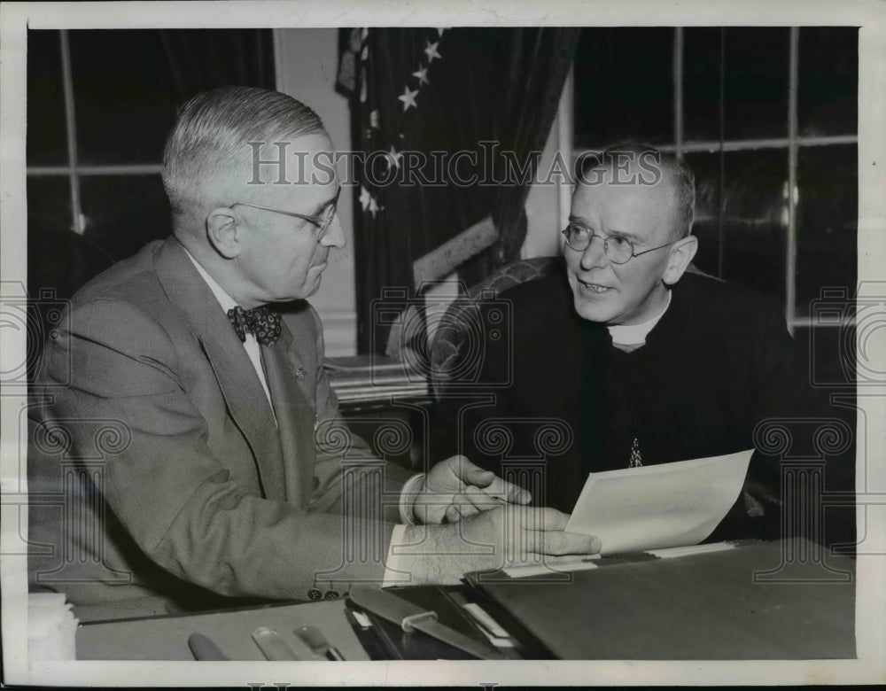 1946 Press Photo President Truman confers with Cardinal Griffin of England-Historic Images