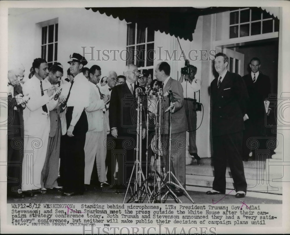 1952 Press Photo Truman Stevenson, Sparkman meet the press outside White House - Historic Images