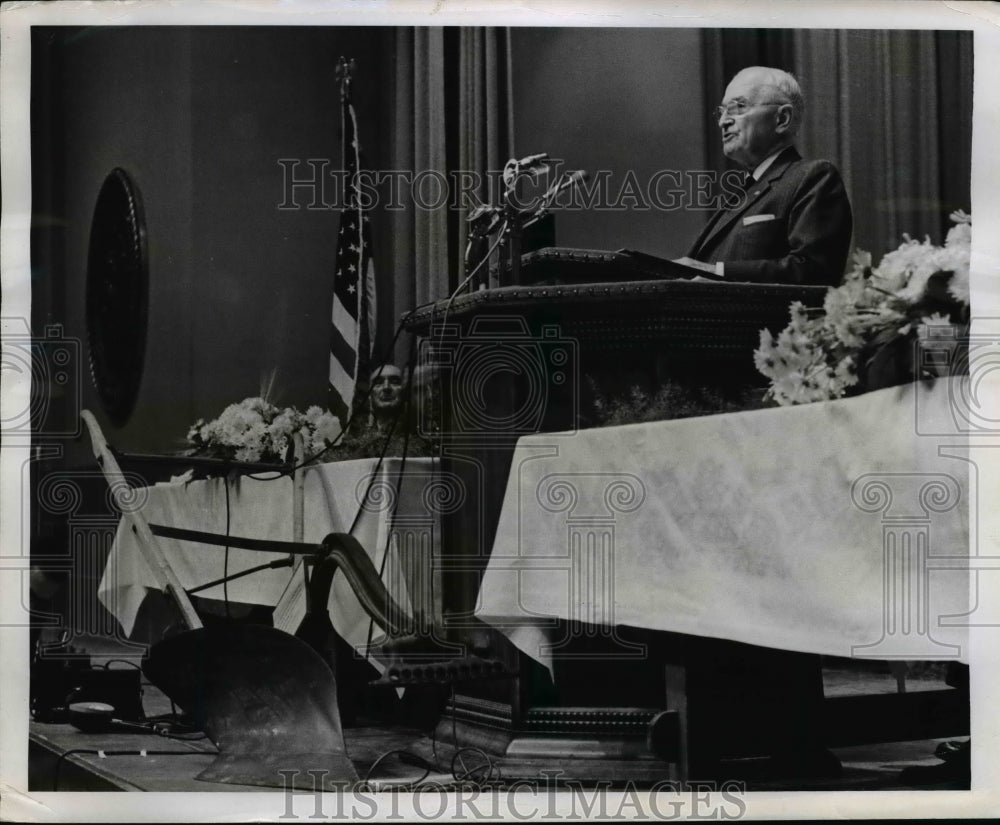 1964 Press Photo Harry Truman talks to farm leaders gathering at Independence-Historic Images