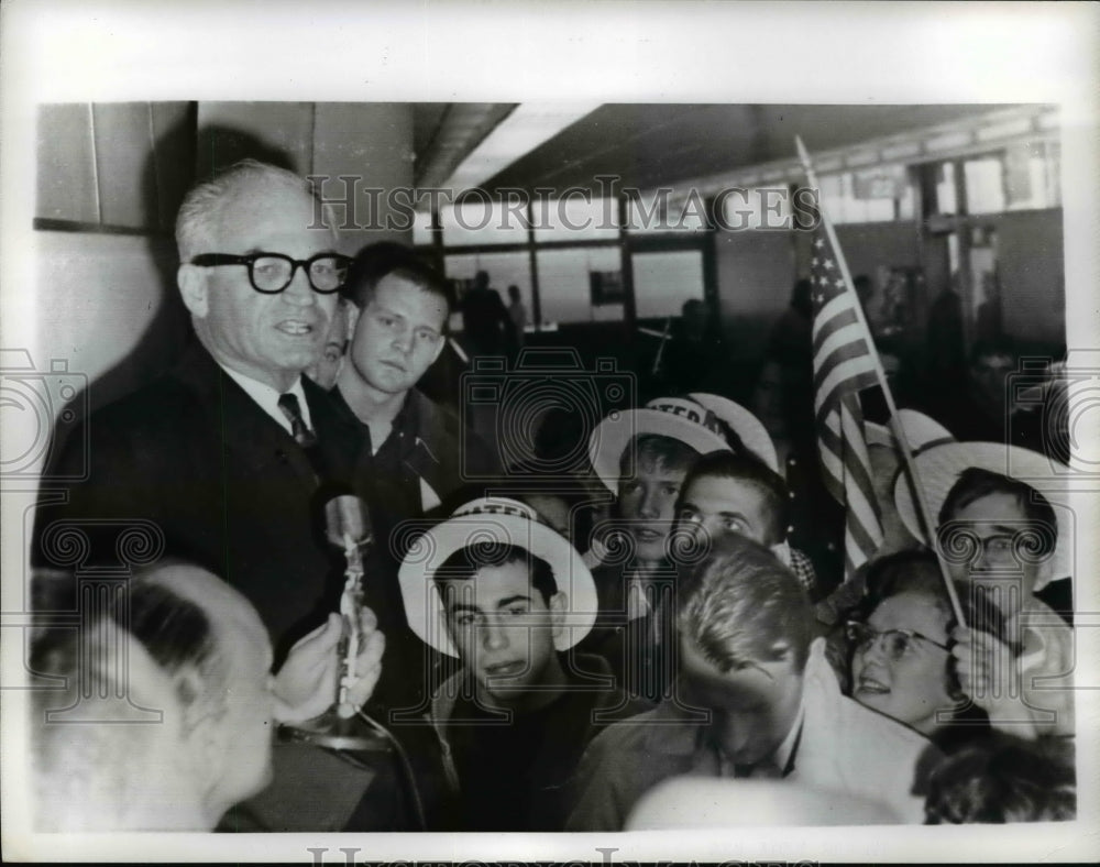 1964 Press Photo Senator Barry Goldwater Speaks At The Supporters - Historic Images