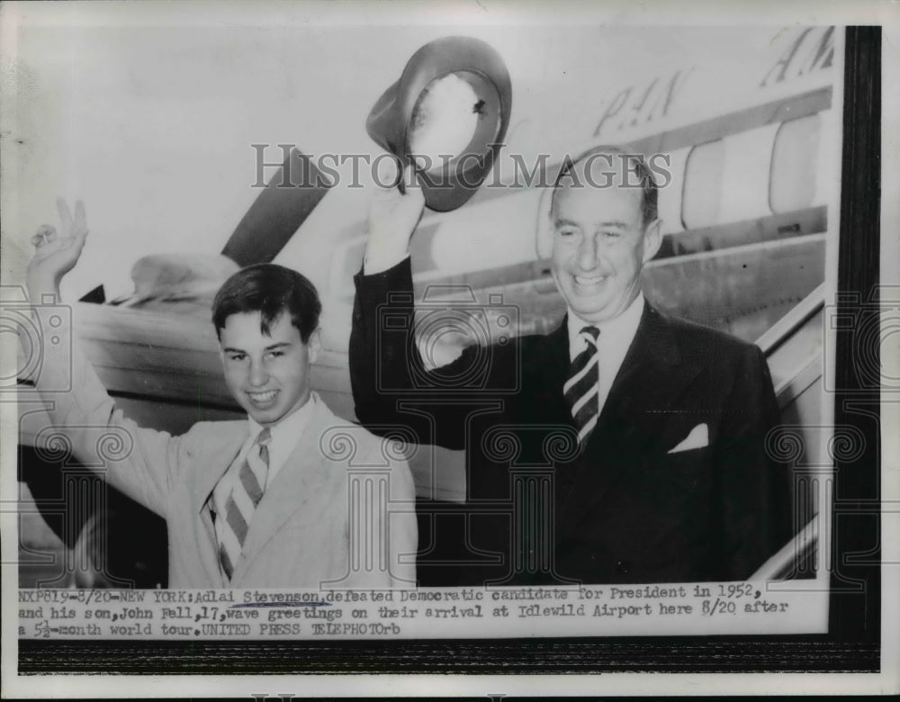 1953 Press Photo Adlai Stevenson And His Son Jon Fell During Their Arrival - Historic Images