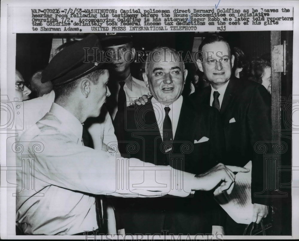 1958 Press Photo Bernard Goldfine As He Leaves The Hearing Room - nep04585-Historic Images