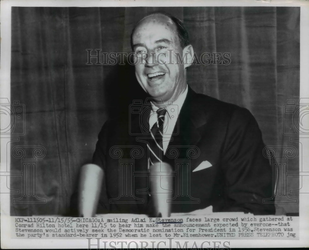 1955 Press Photo Adlai Stevenson Faces A Large Crowd At Conrad Hilton Hotel - Historic Images