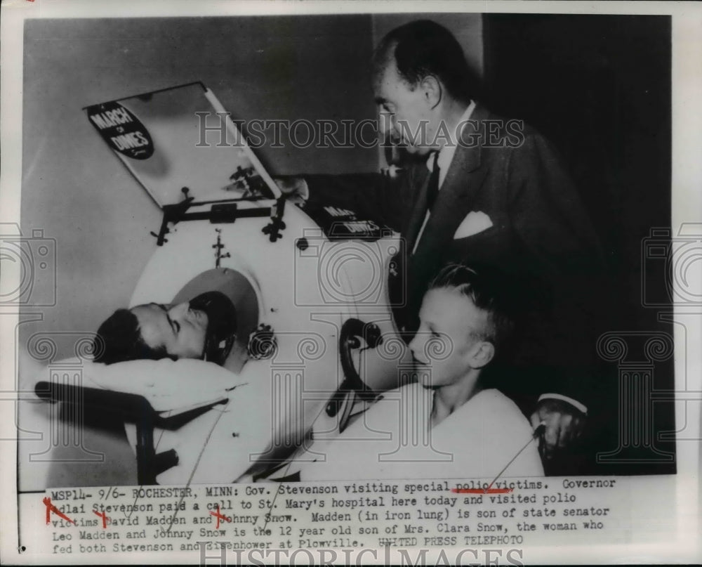 1952 Press Photo Gov. Adlai Stevenson Visits The Polio Victims - Historic Images