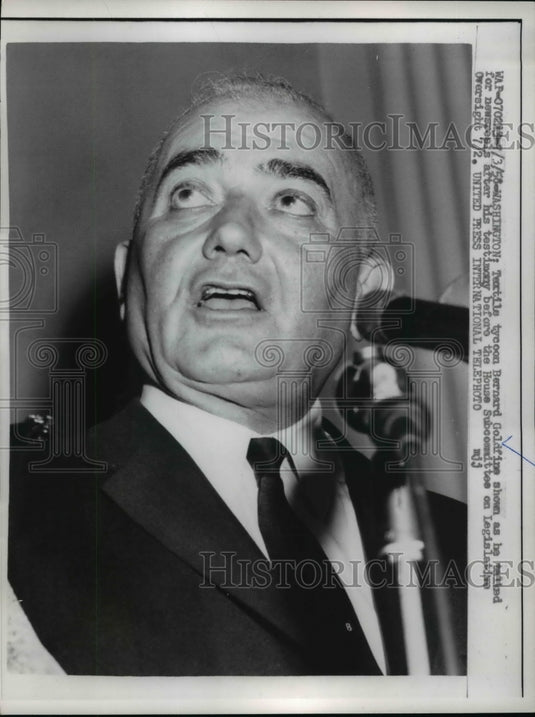 1958 Press Photo Bernard Goldfine As He Talks To The Newsmen After His testimony-Historic Images