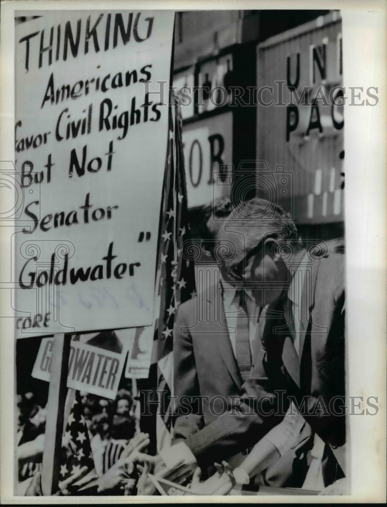 1964 Press Photo Senator Barry Goldwater Shake Hands With His Supporters-Historic Images