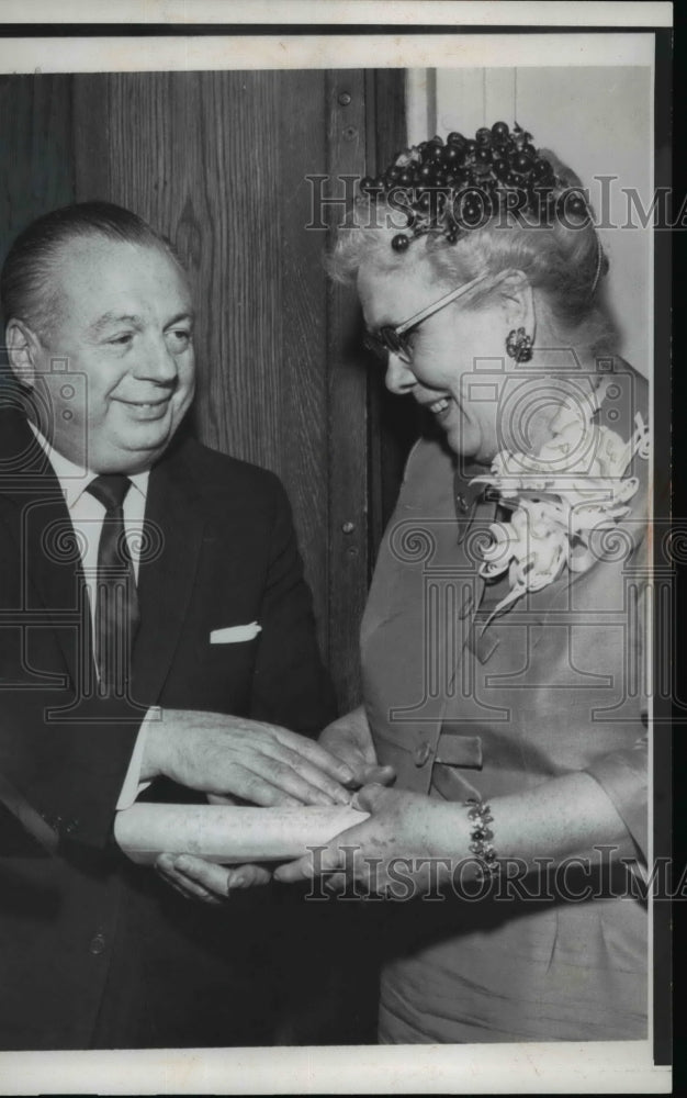 1962 Press Photo Gov. Michael Disalle Congratulates Mrs. John Glenn Sr-Historic Images