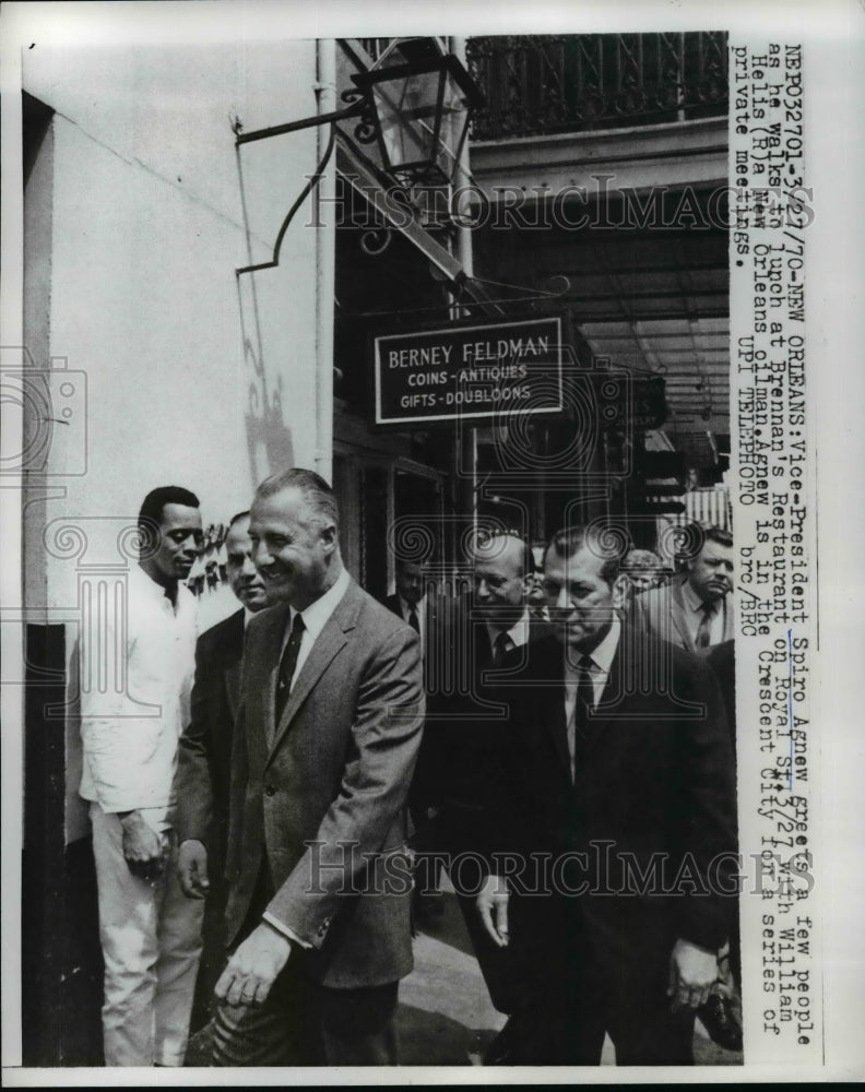 1970 Press Photo Spiro Agnew Greets A Few People At Brennan&#39;s Resraurant-Historic Images