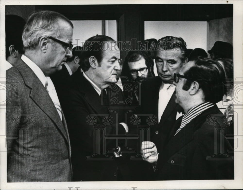 1972 Press Photo Brooklyn Mayor John Coyne, Senator Humphrey &amp; John Carney - Historic Images