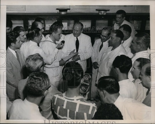 1948 Press Photo US Ambassador Robert Butler Greeted by Press in Havana, Cuba - Historic Images
