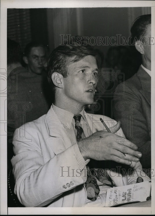 1938 Press Photo Robert Burke at Senate Civil Liberties committee Hearing-Historic Images
