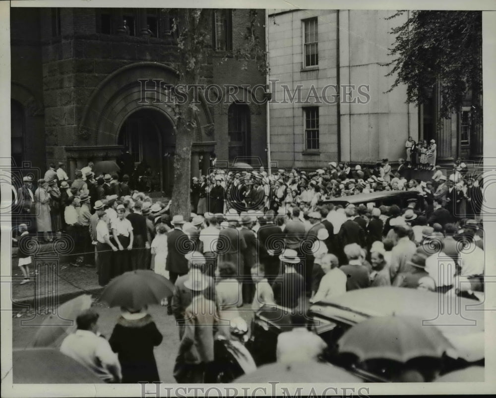 1933 Press Photo Crowds at Salem MA murder trial of Mrs Jessie Costello-Historic Images