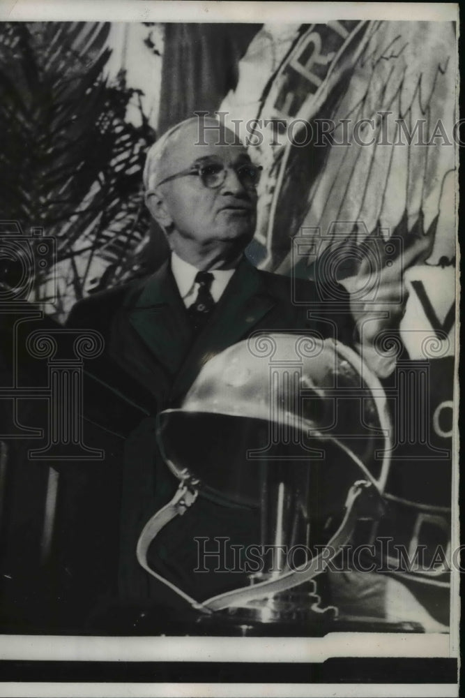 1958 Press Photo AMVETS presents President HS Truman Americanism Award - Historic Images