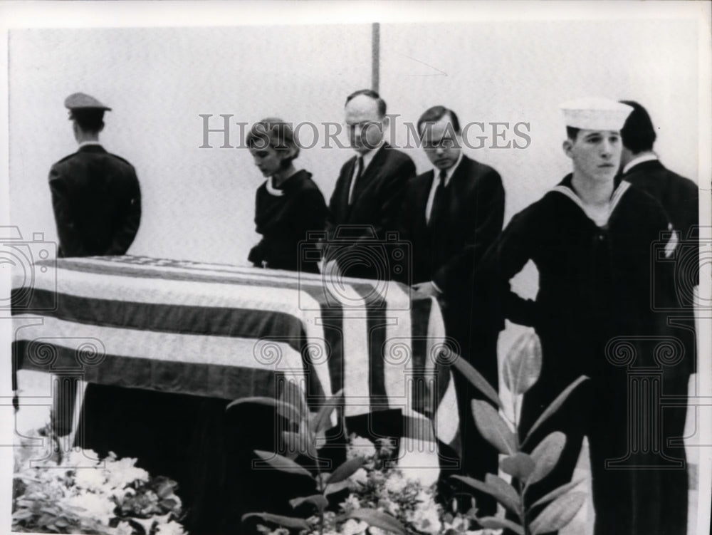 1965 Press Photo Relatives of Adlai Stevenson Accompany Cofifn - nep08704-Historic Images