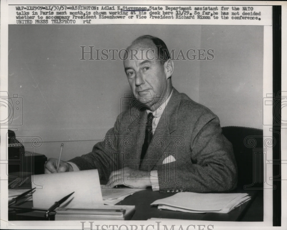 1957 Press Photo Adlai Stevenson State Dept Assistant for NATO Talks in Paris - Historic Images