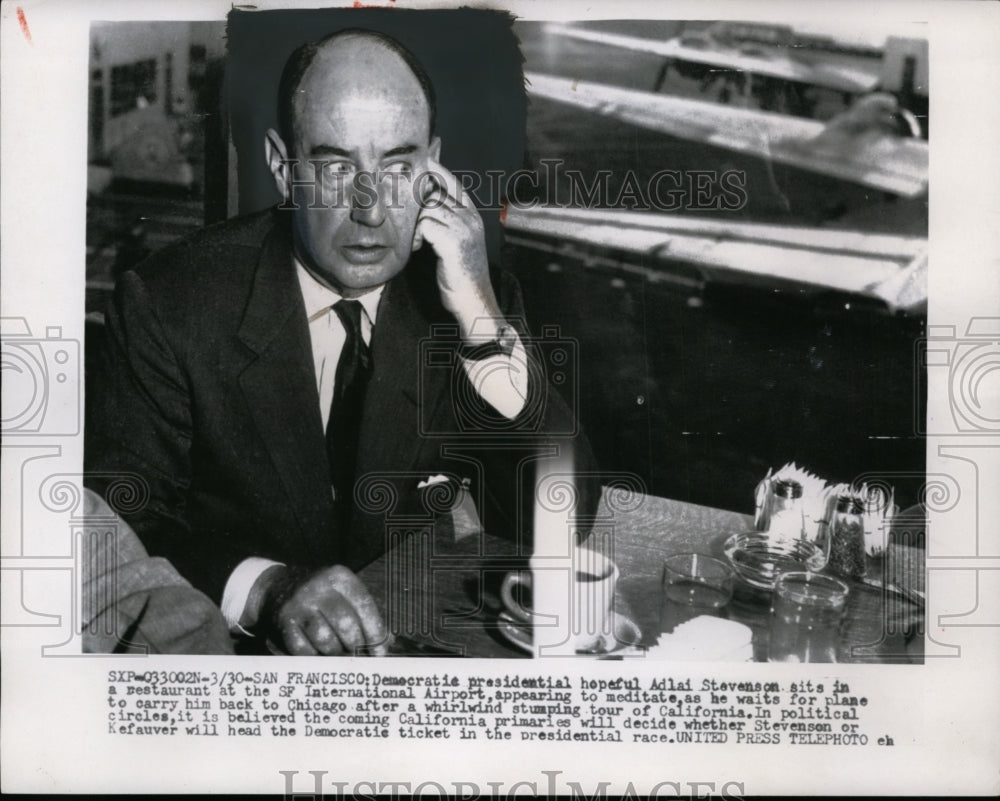 1956 Press Photo Adlai Stevenson at San Francisco International Airport - Historic Images