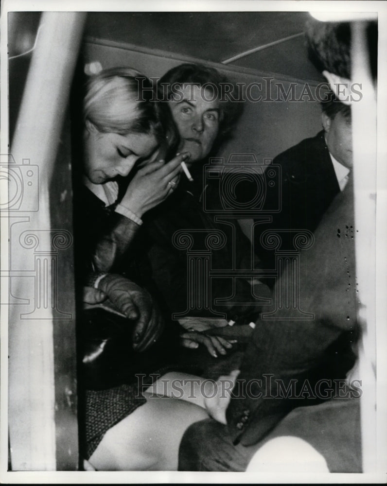 1968 Press Photo Sandra Shelton in Police Custody After Robberies and Chases - Historic Images