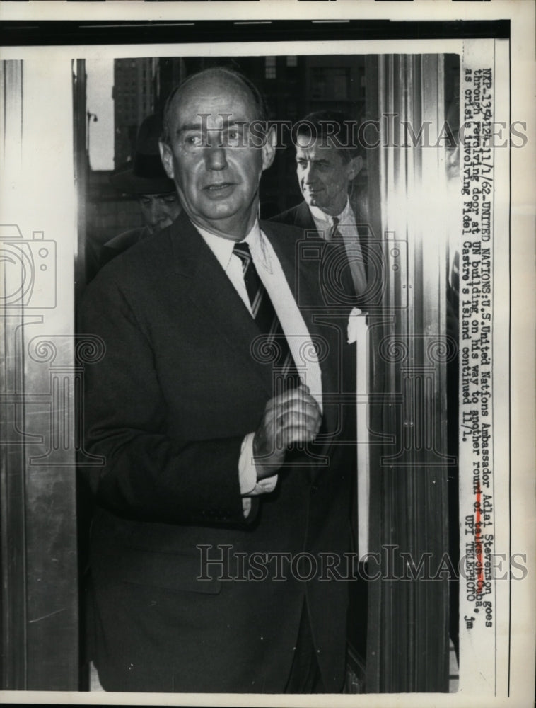 1962 Press Photo US UN Ambassador Adlai Stevenson to Discuss Cuba at UN Bldg - Historic Images