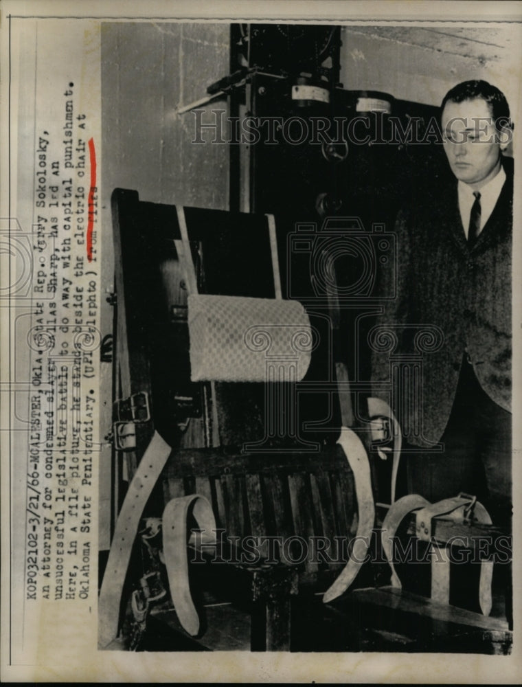 1966 Press Photo Atty. Jerry Sokolosky Tries to Do Away with Capital Punishment - Historic Images