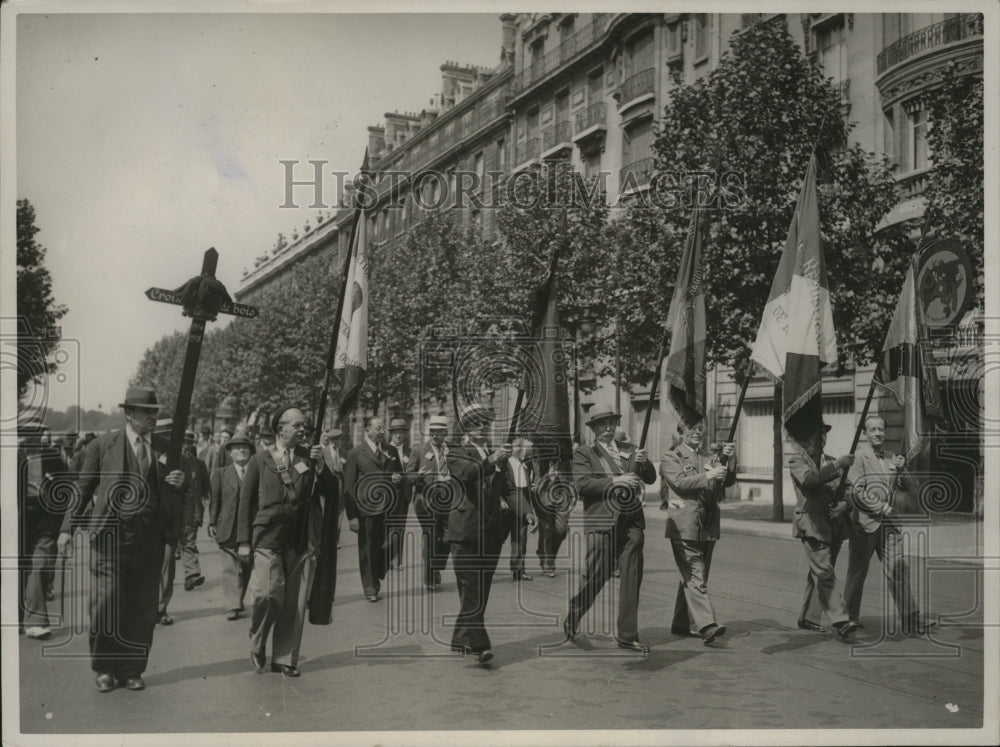 1938 Paris French war veterans march through Paris  - Historic Images