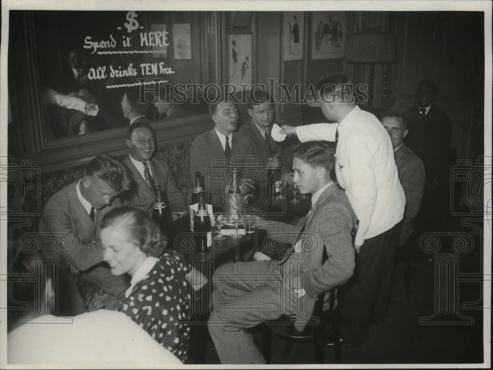 1938 Paris Nightclub in Paris France  - Historic Images