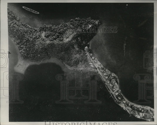 1943 Salamaua Bombadiers eye view of Salamaua  - Historic Images