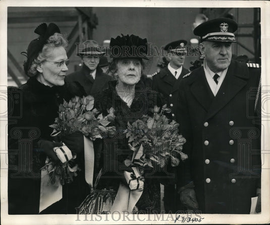 1944 Sponsors of double launch of US Navy destroyers, Philadelphia - Historic Images