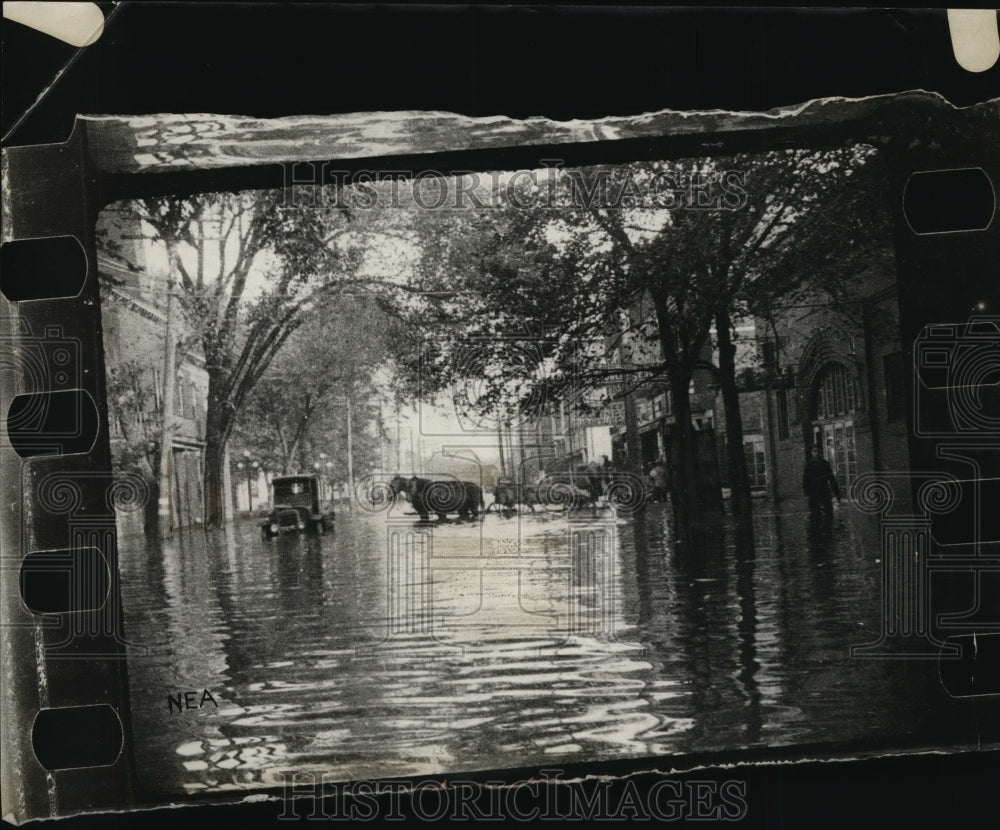1926 Main Street in Beardstown, IL flooded by Illinois River - Historic Images